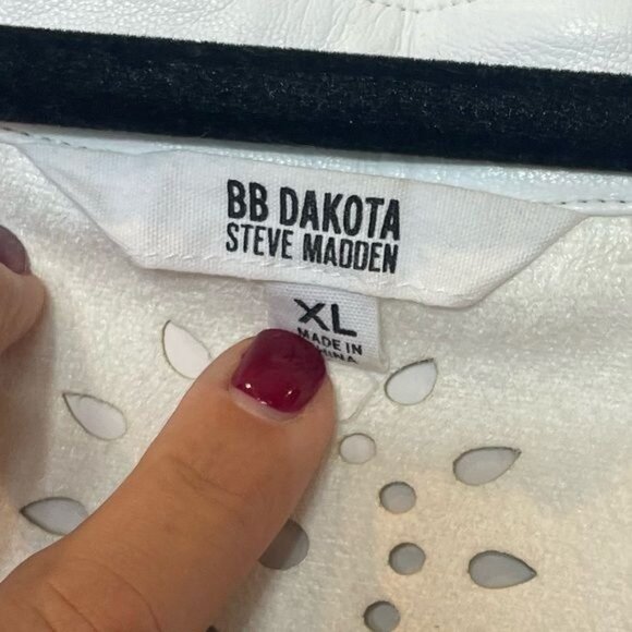 BB Dakota White Eyelet Faux Leather Button-Front Jacket XL - Picture 10 of 13